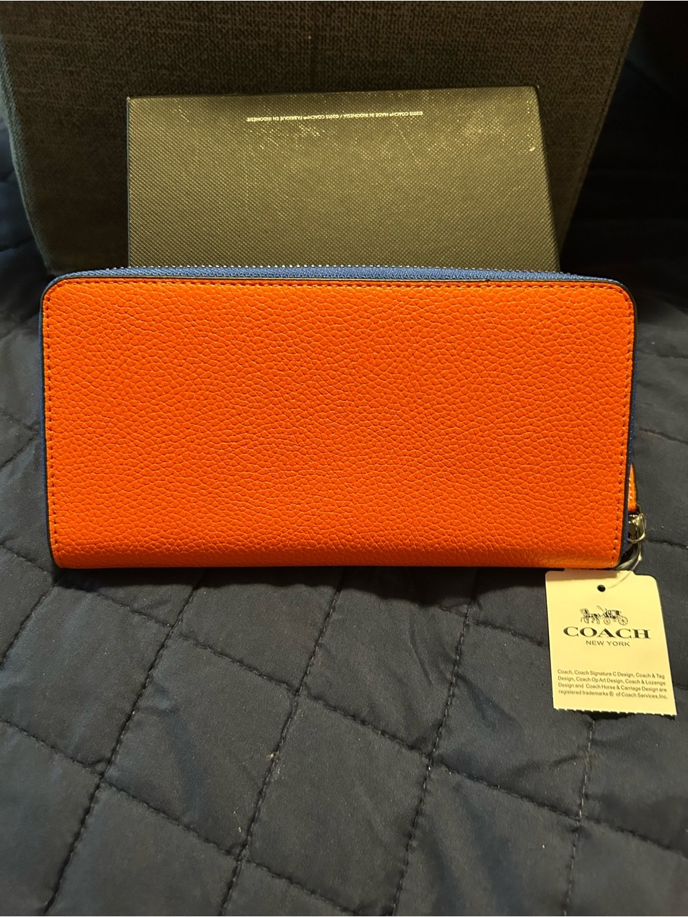 Coach Knicks zip around wallet NEW - Picture 2 of 8